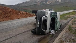 Taziyeye gidenleri taşıyan minib&uuml;s devrildi: 11 yaralı