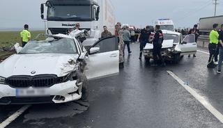 Şanlıurfa'da trafik kazası! &Ouml;l&uuml; ve yaralılar var