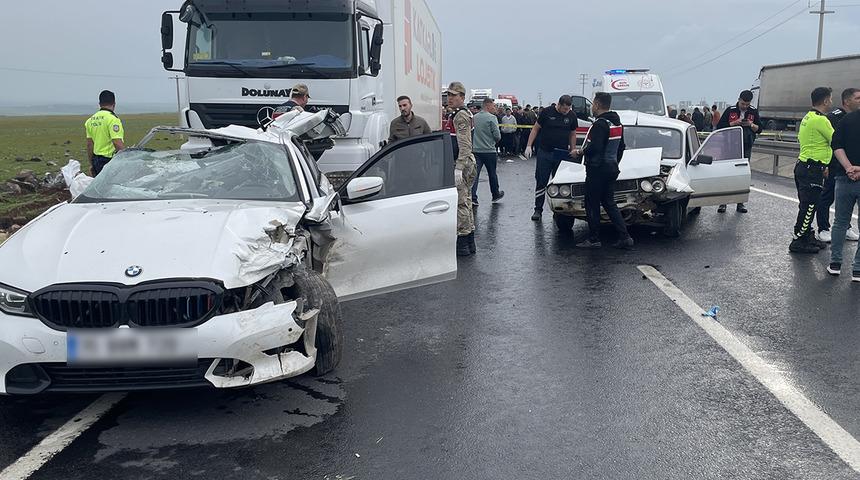 Şanlıurfa'da trafik kazası! &Ouml;l&uuml; ve yaralılar var