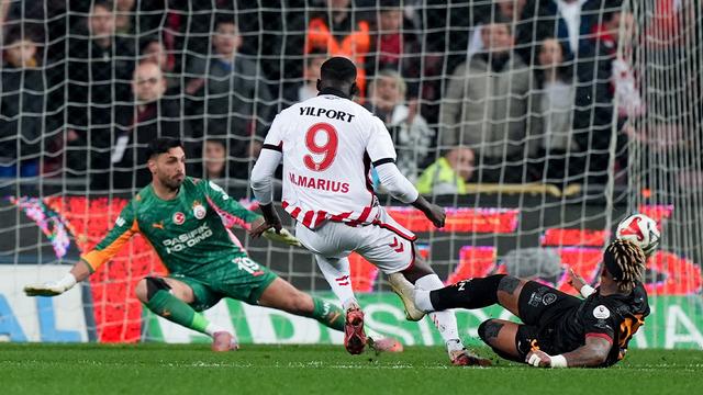 Samsunspor Galatasaray'ı geçti! Cimbom fırsat tepti