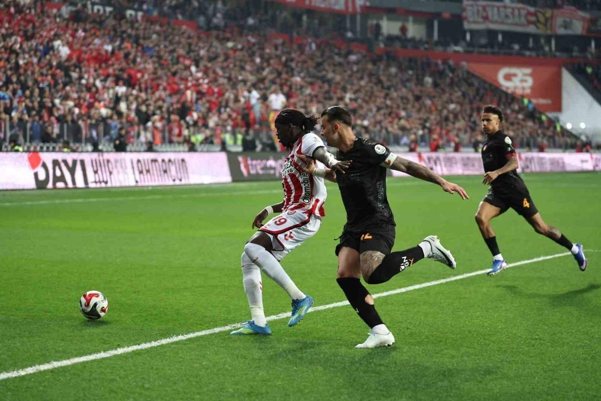Samsunspor Galatasaray ı geçti! Cimbom fırsat tepti 8