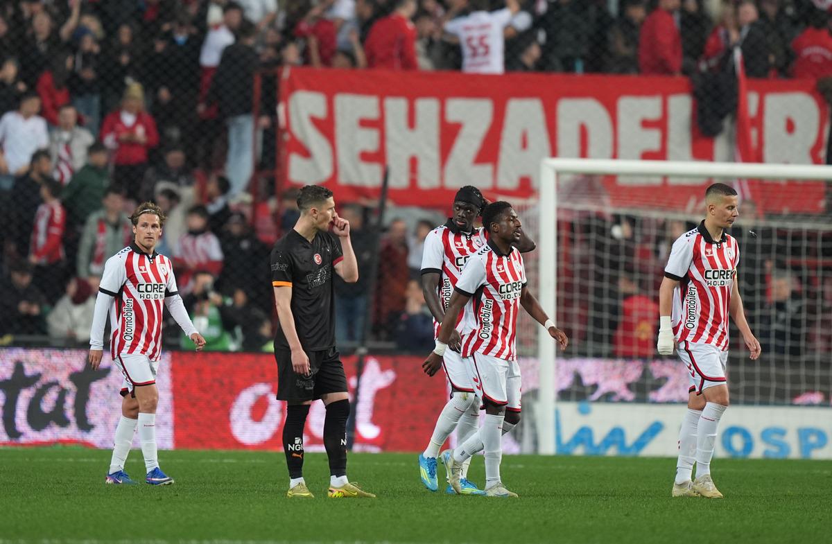Samsunspor Galatasaray ı geçti! Cimbom fırsat tepti 5