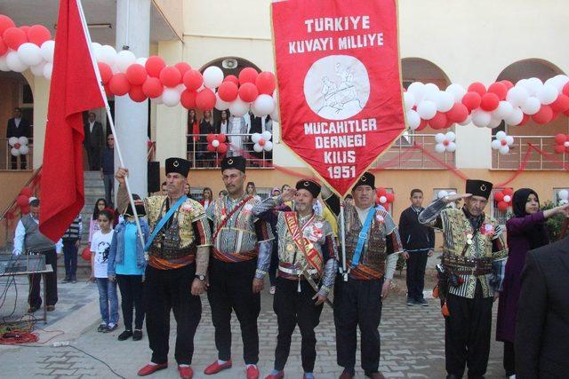 Kilis’te Türk ve Suriyeli çocuklar 23 Nisan bayramını kutladı