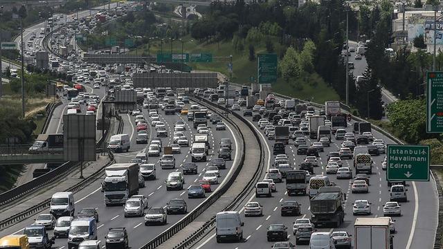 Bugün İstanbul'da trafiğe kapalı yollar belli oldu