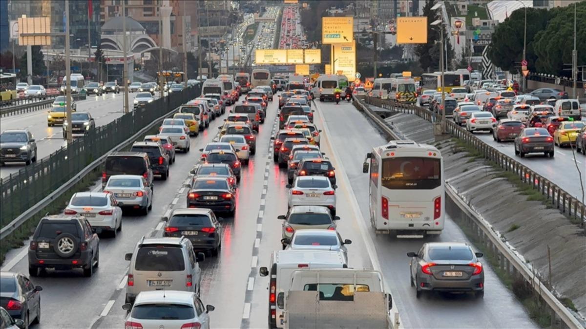 Bug&uuml;n İstanbul da trafiğe kapalı yollar belli oldu 1
