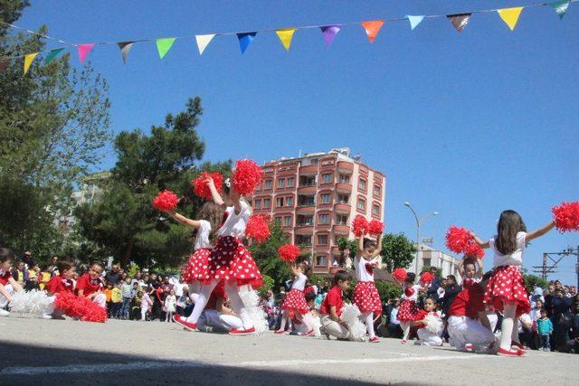 Kilis’te Türk ve Suriyeli çocuklar 23 Nisan bayramını kutladı