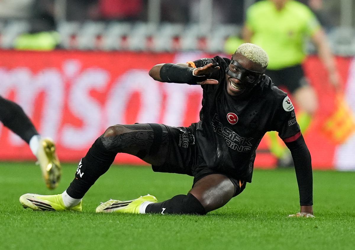 Aylar &ouml;nce s&ouml;ylemişti! Galatasaray kaybetti, Fenerbah&ccedil;e kazandı: &Uuml;nl&uuml; astrologun şampiyonluk kehaneti ortalığı karıştırdı 3