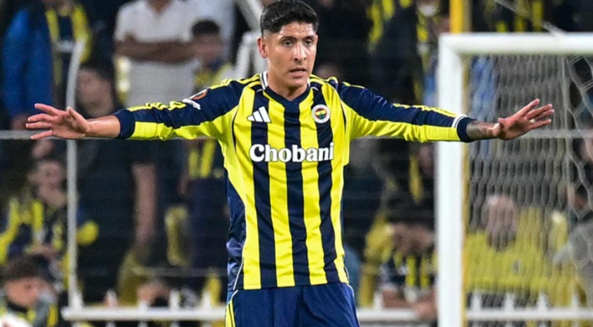Kimse fark etmemişti! Edson Alvarez den trib&uuml;nlere el hareketi: Gece yarısı olay paylaşım 2