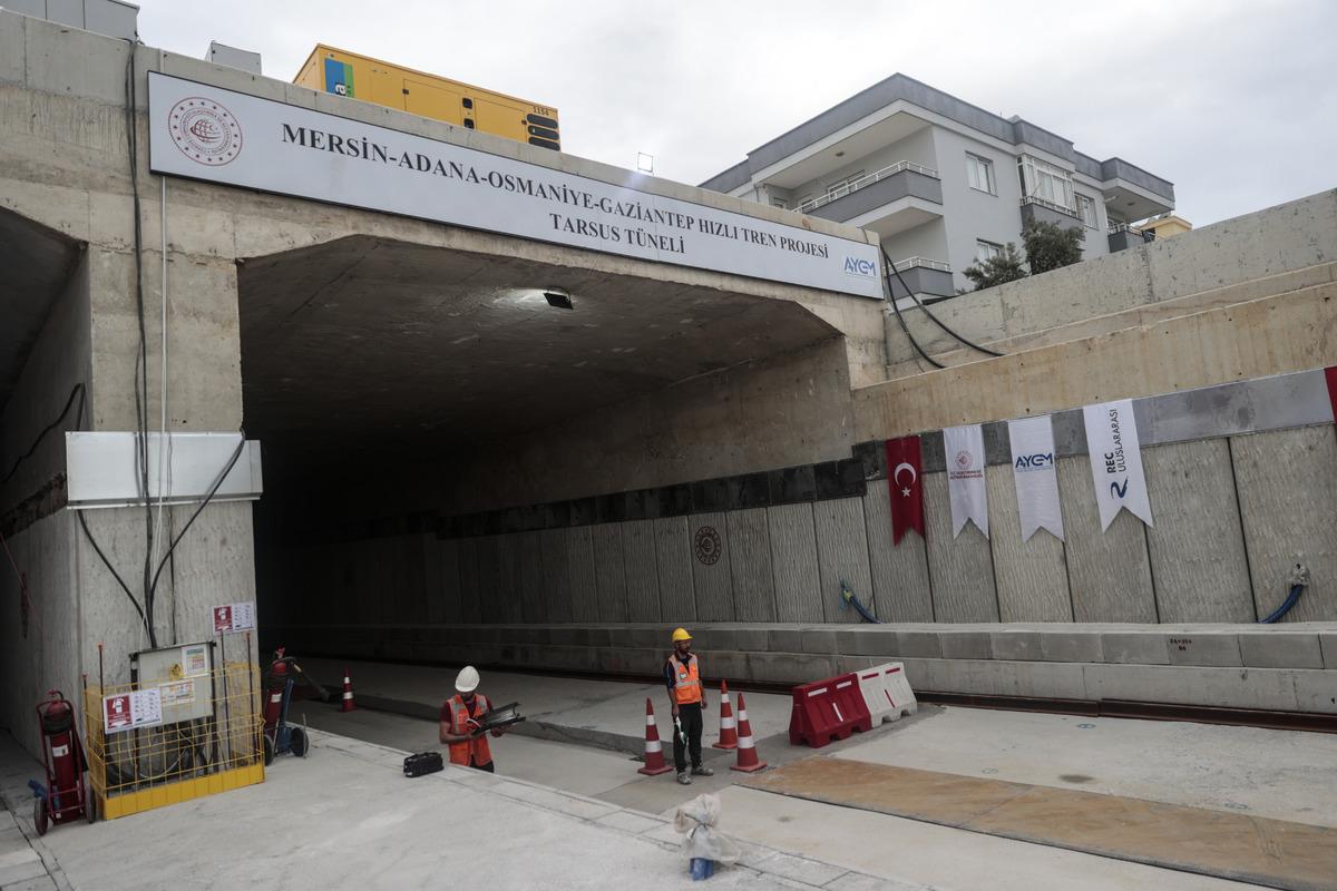 4 il i&ccedil;in hızlı tren yolda: 6,5 saat, 2 saat 15 dakikaya d&uuml;şecek 4
