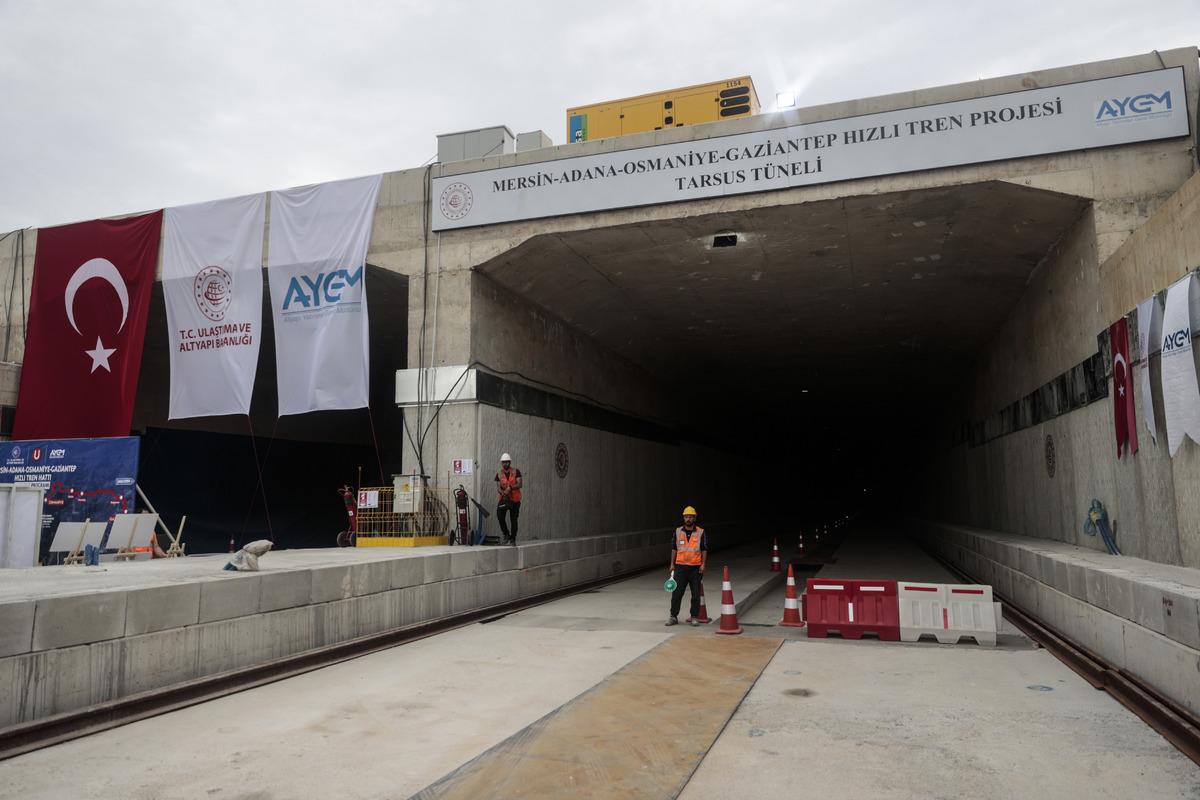 4 il i&ccedil;in hızlı tren yolda: 6,5 saat, 2 saat 15 dakikaya d&uuml;şecek 3