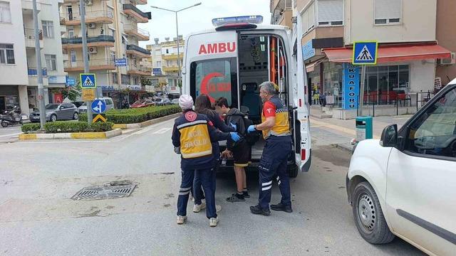 Yaya geçidini kullanan bisiklete motosiklet çarptı: 2’si çocuk 3 yaralı 6