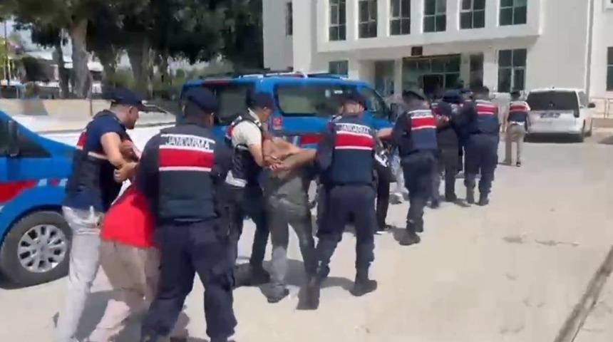 Adana&rsquo;da su&ccedil; &ouml;rg&uuml;t&uuml;ne operasyon: 6 ş&uuml;pheli yakalandı