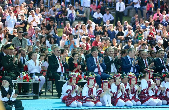 Antalya'da 'sevgi zinciri'