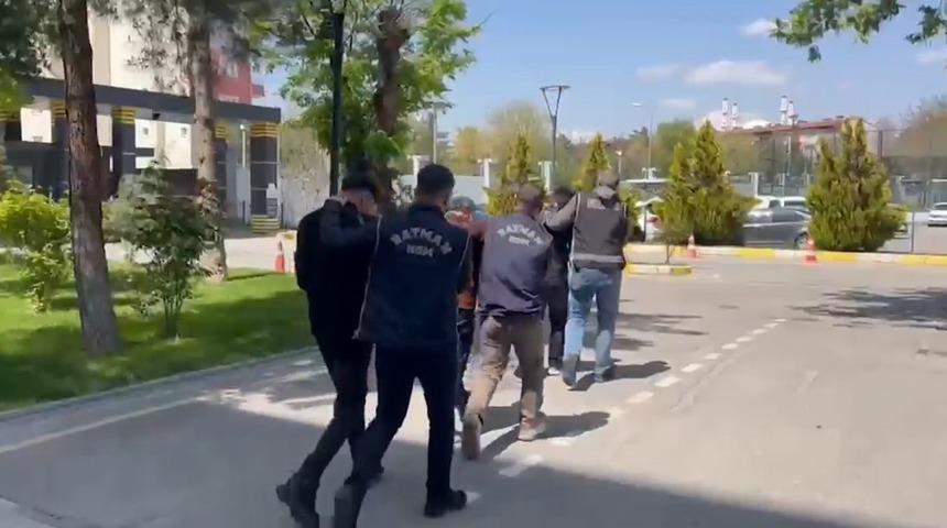 Batman&rsquo;da silah operasyonu: 13 tabanca ele ge&ccedil;irildi
