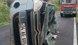 Batman'da ara&ccedil; takla attı: 3 yaralı
