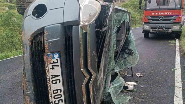 Batman'da araç takla attı: 3 yaralı