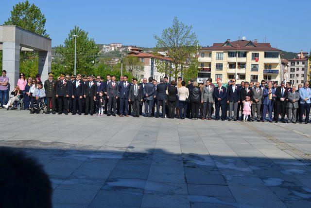 Bartın'da CHP'liler Milli Eğitim Müdürü'nü protesto etti