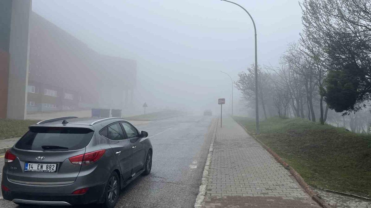 Bolu’da sis görüş mesafesini düşürdü