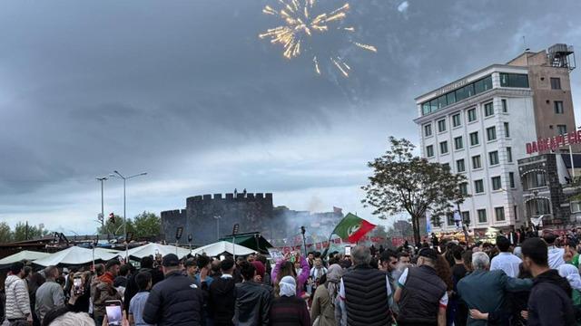 Diyarbakır'da şampiyonluk kutlamalarında 11 yaralı, 10 gözaltı