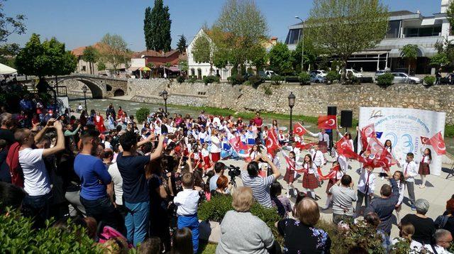 DHA DIŞHABER:Kosovalı çocukların 23 Nisan coşkusu