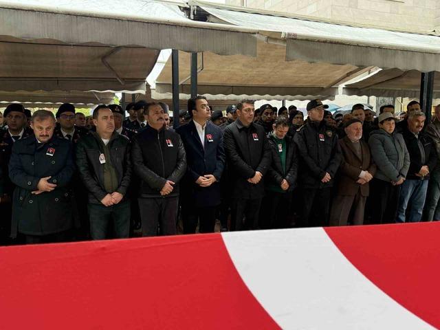 Kıbrıs gazisi son yolculuğuna uğurlandı 4