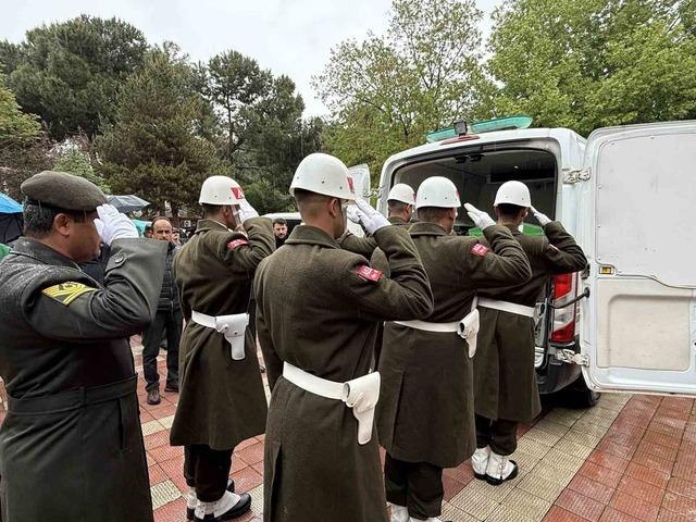 Kıbrıs gazisi son yolculuğuna uğurlandı 1