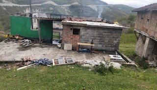 Zonguldak&rsquo;ta &ccedil;ıkan yangın yaşlı &ccedil;iftin evini k&uuml;le &ccedil;evirdi