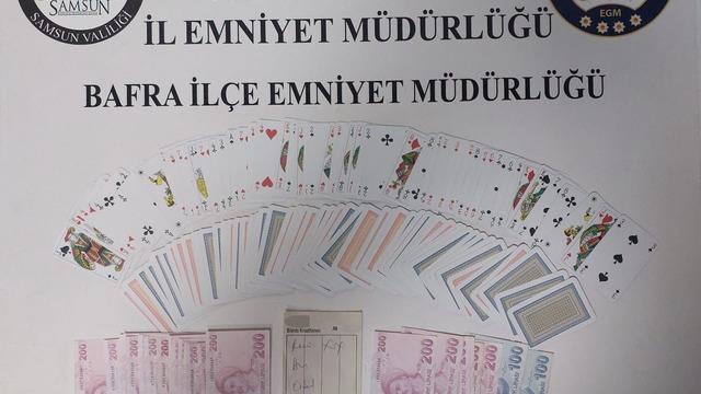 Bafra’da kıraathaneye kumar baskını: 5 kişiye 58 bin TL ceza