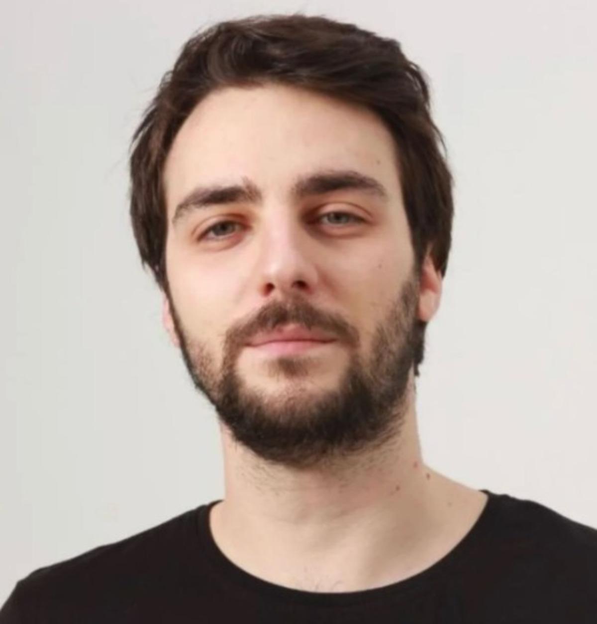 Hen&uuml;z 30 yaşındaydı... Gen&ccedil; komedyen Kaan Sertdemir den acı haber geldi 1