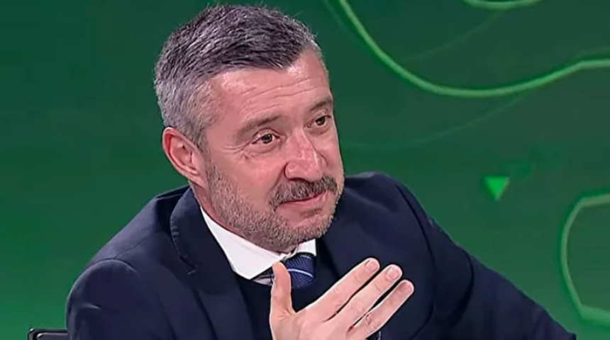 T&uuml;mer Metin'den Galatasaraylı isme ciddi uyarı! &Ccedil;anlar &ccedil;alıyor diyerek işaret etti