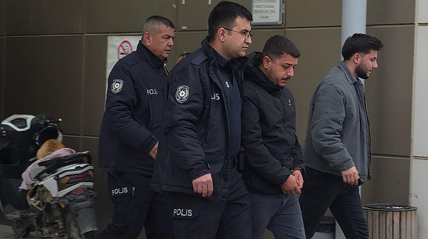 Manisa'da kardeşi tarafından bı&ccedil;akladığı iddia edilen kişi hayatını kaybetti