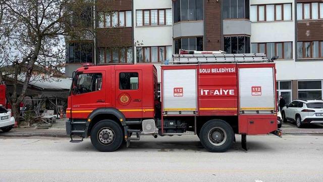 Elektrikli ara&ccedil;tan dumanlar y&uuml;kseldi, nedeni bulunamayınca &ccedil;ekiciyle g&ouml;t&uuml;r&uuml;ld&uuml; 5