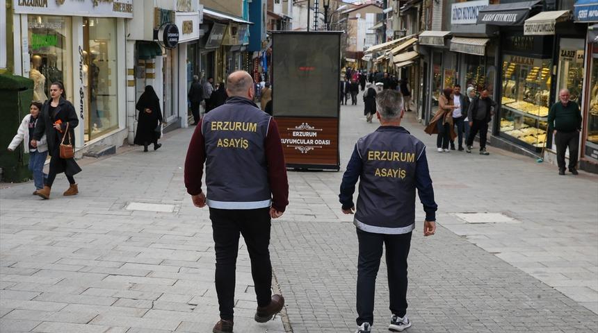 Erzurumlu &ccedil;ift dolandırılmaktan kurtuldu