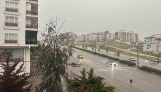 Gaziantep&rsquo;te sağanak yağış ve dolu hayatı fel&ccedil; etti