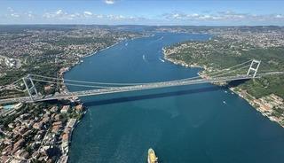 İstanbul Boğazı'nda gemi arızası! Trafik &ccedil;ift y&ouml;nl&uuml; askıya alındı