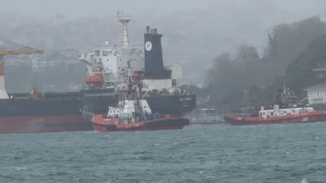 İstanbul Boğazı’nda arıza yapan gemi kurtarıldı