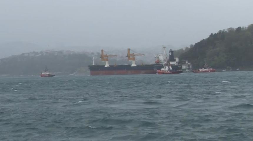 İstanbul Boğazı'nda arıza yapan gemi kurtarıldı