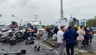 Ortalık savaş alanına d&ouml;nd&uuml;: 2'si &ccedil;ocuk 5 yaralı