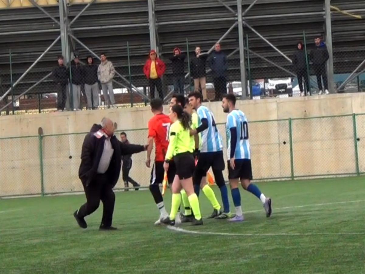 Ortalık karıştı maç tatil edildi! Saha ortasında hakemi yumruklayan futbolcu gözaltına alındı 2