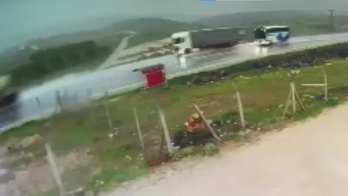 Son Dakika | Malatya da yolcu otob&uuml;s&uuml; şarampole devrildi! 3 kişi &ouml;ld&uuml;, 22 yaralı 5
