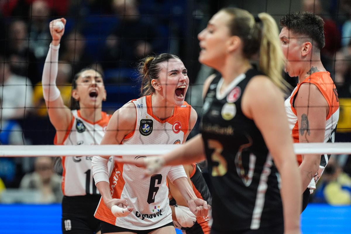 CEV Şampiyonlar Ligi şampiyonu VakıfBank oldu 1
