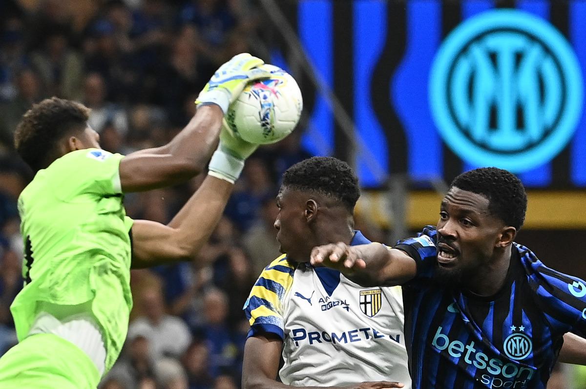 Serie A da Parma yı yenen Inter, şampiyonluğunu ilan etti 2