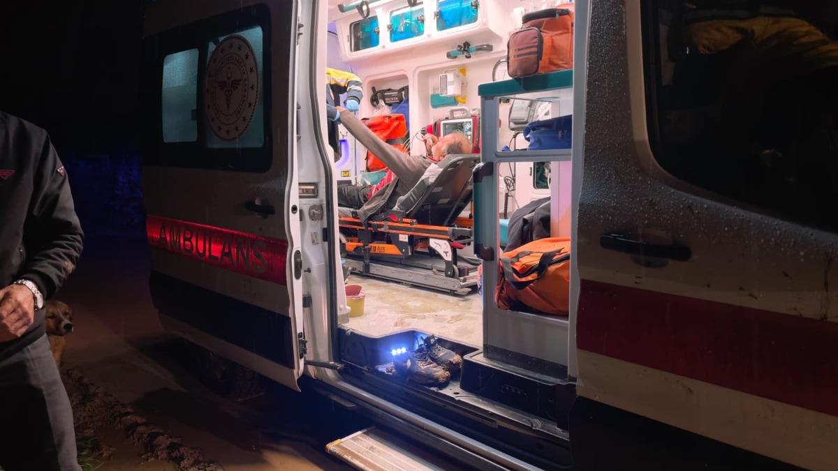 Dere taştı, &ccedil;iftlik sahibi son anda kurtarıldı:  Her şeyim gitti  6