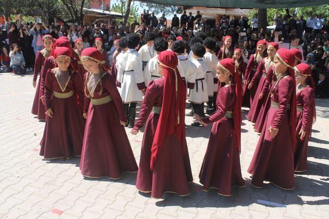 Ulusal Egemenlik ve Çocuk Bayramı Manyas’ta coşku ile kutlandı