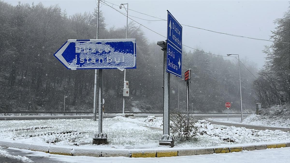 T&uuml;rkiye&rsquo;de şaşırtan manzara! Mayıs ayında Adana ya kar yağdı 4