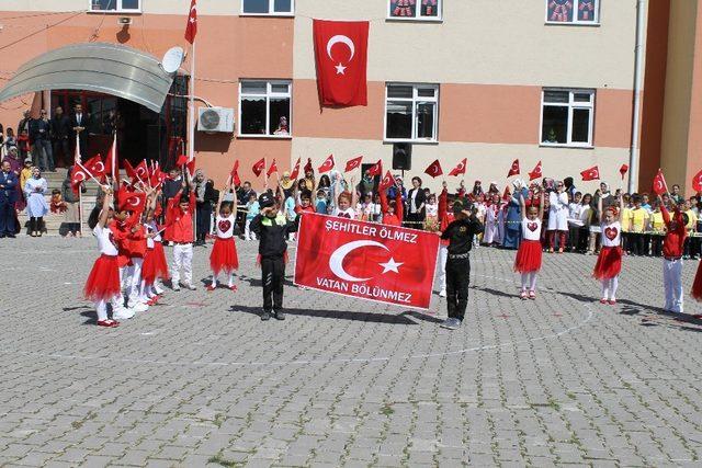 23 Nisan, Akdağmadeni’nde de coşkuyla kutlandı