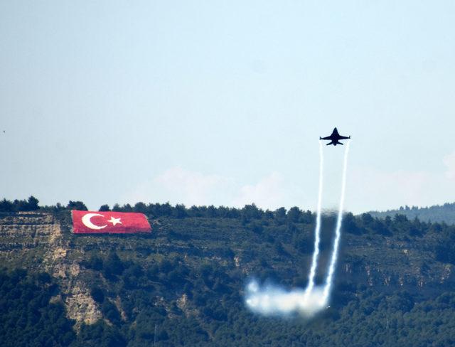 SOLOTÜRK, Çanakkale semalarında nefesleri kesti