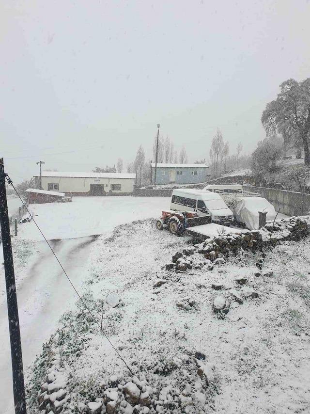 Isparta&rsquo;da mayıs ayında kar bereketi kartpostallık g&ouml;r&uuml;nt&uuml;ler oluşturdu 5