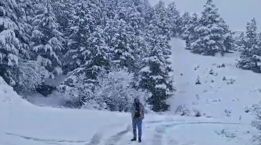 Isparta&rsquo;da mayıs ayında kar bereketi kartpostallık g&ouml;r&uuml;nt&uuml;ler oluşturdu