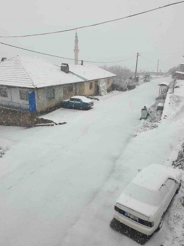 Isparta&rsquo;da mayıs ayında kar bereketi kartpostallık g&ouml;r&uuml;nt&uuml;ler oluşturdu 6